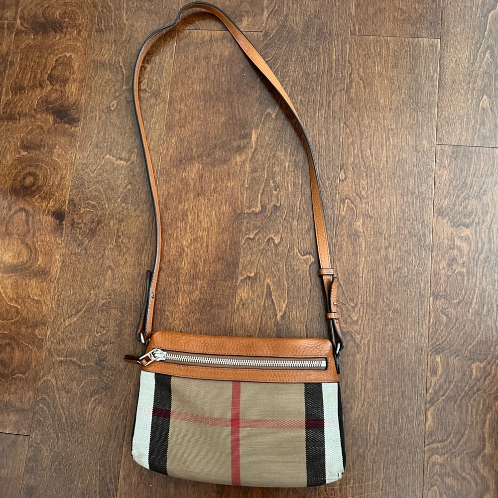 Womens Burberry crossbody bag